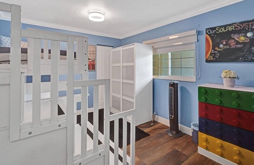 Lauderhill Casa | Charming Residential home 4/2 plus Den close to Sawgrass mall, Beaches.