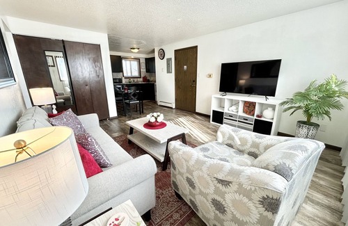 Marion Apartamento | Encantador Refugio en Marion, Iowa. 🏡✨