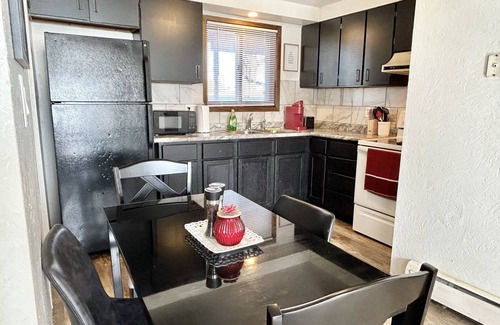 Marion Apartamento | Encantador Refugio en Marion, Iowa. 🏡✨