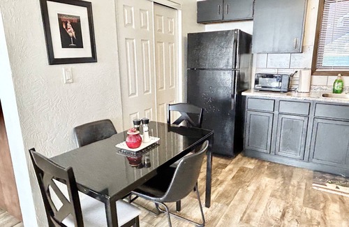 Marion Apartamento | Encantador Refugio en Marion, Iowa. 🏡✨