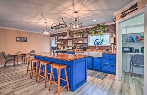 Walterboro - St. George Casa | Charming Retreat on 20 Acres w/ Private Lake!