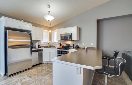 West Fargo Casa | Charming Retreat with Modern Comfort/Pet-Friendly