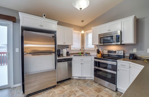 West Fargo Casa | Charming Retreat with Modern Comfort/Pet-Friendly