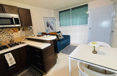 Bucana Apartamento | Apartamento remodelado con patio y lavadero.