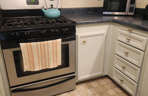 Prescott Casa | Charming retro home. Minutes from downtown and ERAU. Pet friendly.