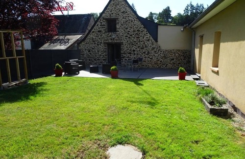 Saint-Sulpice Cabaña | Casa rural junto al río Mayenne con terraza, jardín y cerca de actividades de ocio