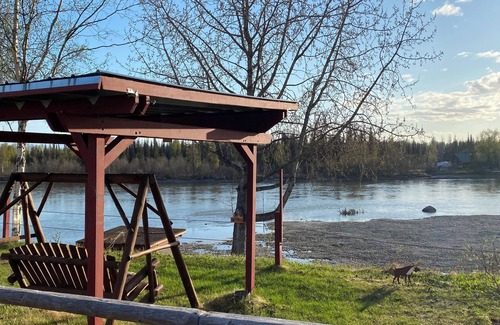 Soldotna Alquiler De RV | Charming river front campground with 5th Wheel Camper and WiFi in Soldotna