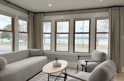 Tonawanda Cabaña | Charming River Front Cottage Retreat