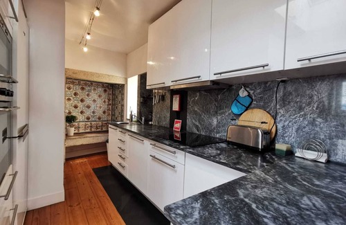 Misericordia Apartamento | Charming River View Loft