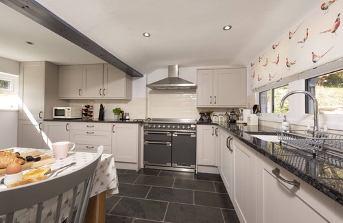 Blaenau Ffestiniog Cabaña | Charming Riverside Cottage in Snowdonia National Park