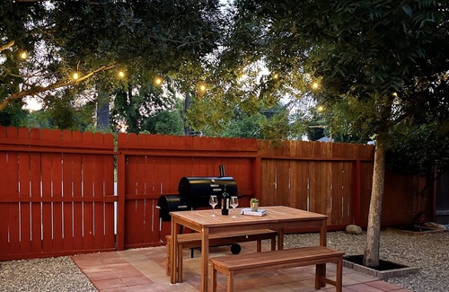 Riverside Apartamento | Charming Riverside guesthouse near UCR, Downtown & plazas