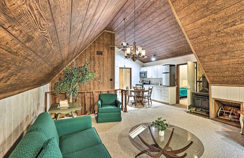 Roan Mountain Cabina | Charming Roan Mtn Cabin Across from Creek!