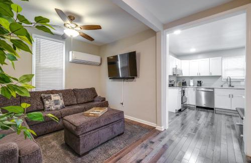 Roanoke Casa | Charming Roanoke Vacation Home - 1 Mi to Downtown!