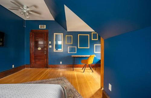 Broadway Casa | Charming Room in Capitol Hill - Foxglove Inn Rm 6