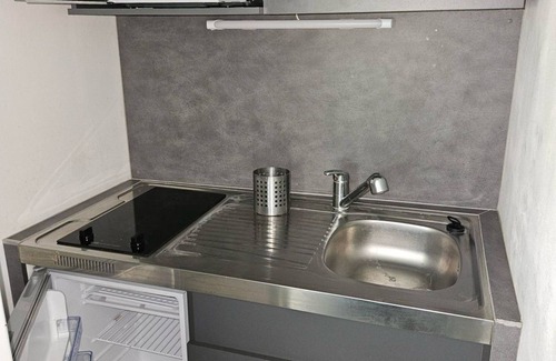 Besancon Apartamento | Charming room with kitchenette