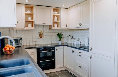 Narberth Casa | Charming Rural Escape with Hot Tub Play Room BBQ