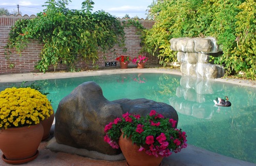 Escalona Cabaña | Casa rural con encanto, para 4 personas, parking, porche, barbacoa y piscina.