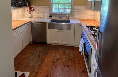 Springs Cabaña | Charming & Rustic Artists Mid Century Modern Hamptons Escape