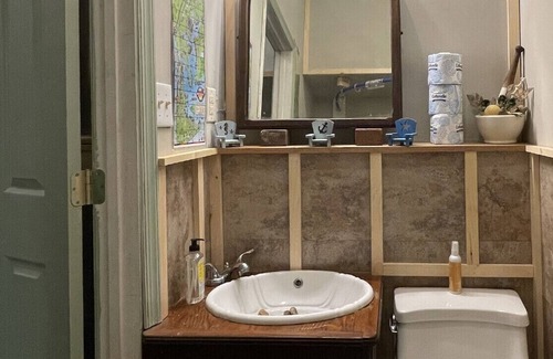 Hollywood Casa | Charming Rustic Boathouse right on the water!