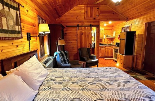 McClellandtown Cabaña | Charming Rustic Cottage in the Heart of Laurel Highlands, PA Escape to this cozy, rustic retreat nestled in the stunning Laurel Highlands of Pennsylvania & Deer Creek Winery, where nature meets comfort & taste. Perfect for a weekend getaway or a