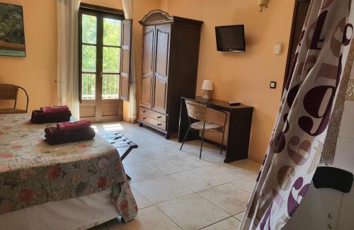 La Cellera de Ter Casa | Charming rustic house - near river and forest