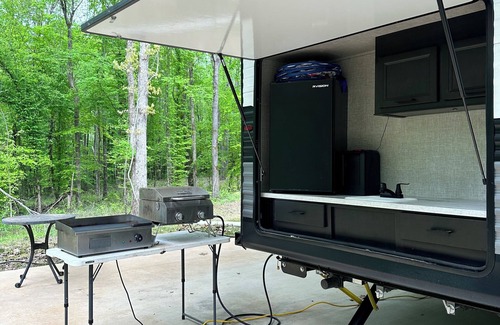 Langston Mile Village Casa | Charming RV in Lovely Oxford with AC, WiFi