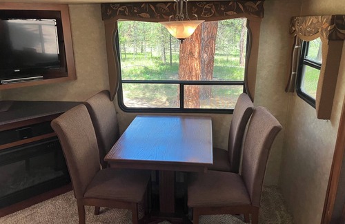 Greenough Casa | Charming RV with AC and WiFi.