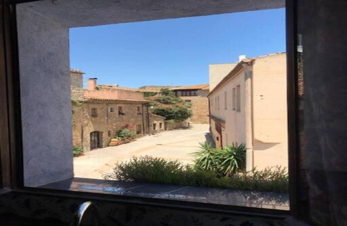 La Tallada d'Emporda Apartamento | Charming studio in welcoming La Tallada d'Empordà with AC, WiFi