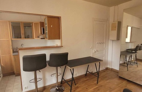 Les Puces de Saint-Ouen Apartamento | Charming studio near Paris
