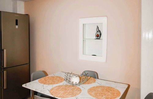 Mitilinii Apartamento | Charming Samos Escape with Jacuzzi and Private Balcony