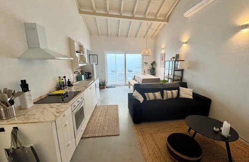 Sao Martinho Casa | Charming Scandi-inspired cottage with terrace and rooftop / 30 min to Comporta.