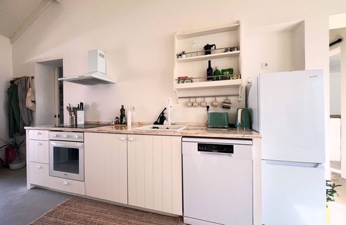Sao Martinho Casa | Charming Scandi-inspired cottage with terrace and rooftop / 30 min to Comporta.