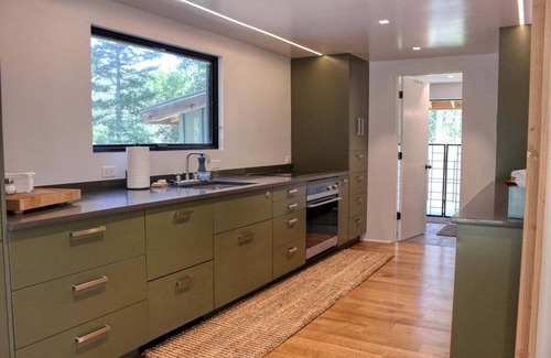 Hailey Casa | Charming Scandinavian Modern Riverfront Fishhouse