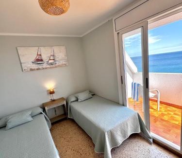 Costa Dorada Apartamento | Charming Sea Front 3 Bedroom Apartment - incredible views!