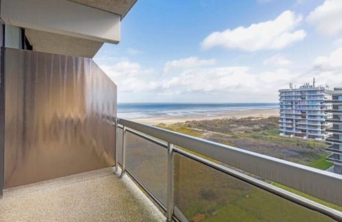 De Panne Apartamento | Charming sea-view studio with indoor pool