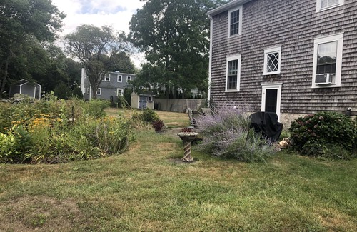 Dartmouth Casa | Charming Seashell Cottage rental in the Heart of Padanaram Village!