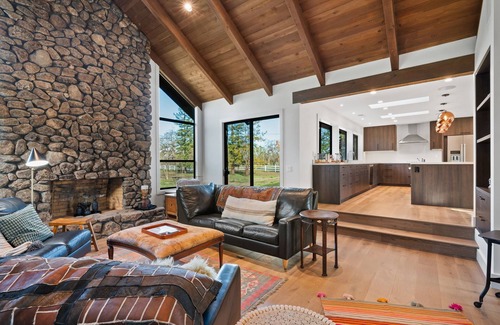 Santa Rosa Casa | Charming Sebastopol Flower Farm Stay