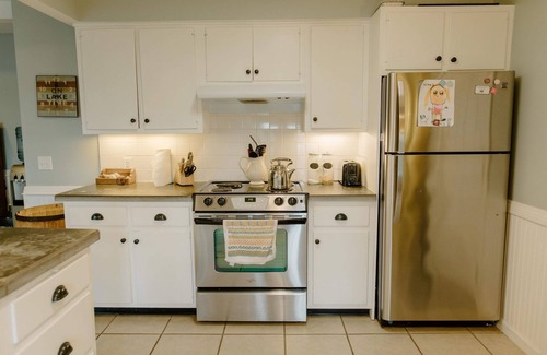Plainwell Casa | Charming Serenity: A Cozy and Spacious Lake House Retreat Near Kalamazoo, MI.