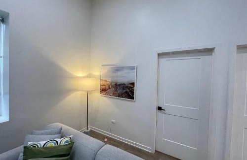 Near West Side Casa | Charming Shared Condo in Prime Chicago Location, 1 Bedroom and 1 Bathroom