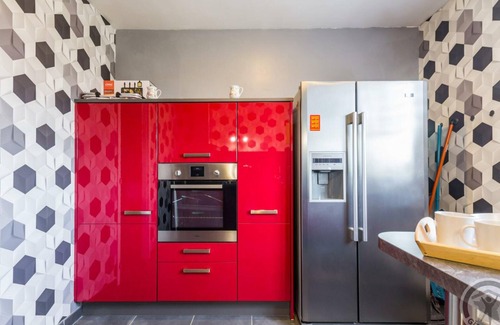 Anneville-en-Saire Cabaña | Casa funcional con gran jardín y terraza, cerca del río Saire, equipada y tranquila