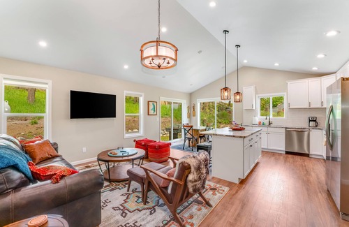 Lakeside Casa | Charming single-level home with a patio, washer/dryer, & central AC