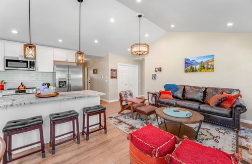 Lakeside Casa | Charming single-level home with a patio, washer/dryer, & central AC