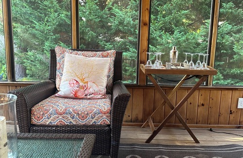 Kenyon Casa | Charming SoCo Cottage by the Sea