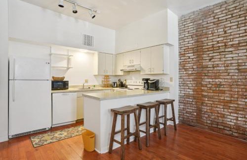 Soulard Apartamento | Charming Soulard Retreat with Historic Character near Baseball Stadium apts