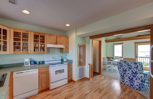Hatteras Island Casa | Charming Sound-front Captains Quarters in Frisco