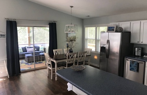 Emerald Isle Cabaña | Charming Soundside Home including Golf Cart, Kayaks, Bikes & Linens-Emerald Isle