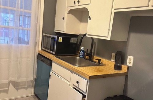 South Euclid Casa | Charming South Euclid Getaway, Near Dining & Attractions
