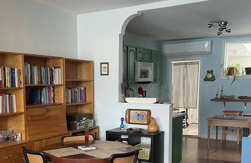 Whitman Casa | Charming South Philly House with yard, BBQ, art studio <3