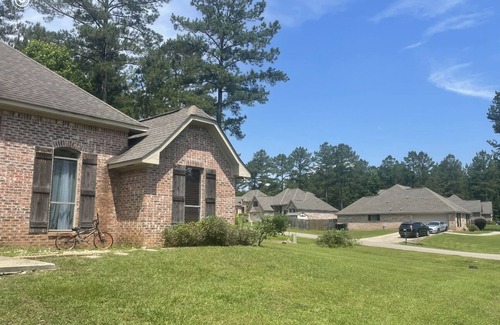 Hattiesburg Casa | Charming Southern Hideaway / Pet Friendly Subdivision