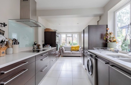 Wimbledon Casa | Charming & Spacious 2BD House w/Garden - Wimbledon